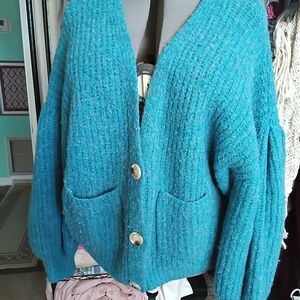 Cozy Blue Button-Up Women Sweater Balloon Sleeve!